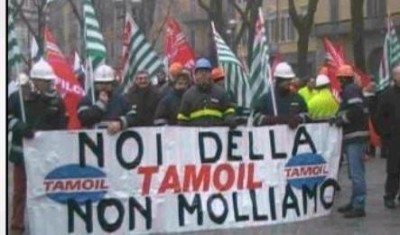 Noi della Tamoil non molliamo.Un corteo  con mille persone, dipendenti,familiari ed indotto hanno attraversato le vie cittadine  per dimostrare la netta contrarietà alla trasformazione della Tamoil da raffineria in deposito.