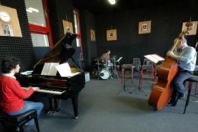 Pisapia: “Il Comune vuole smantellare le scuole civiche