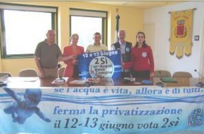 Si all'acqua pubblica dei Sindaci di Lecco