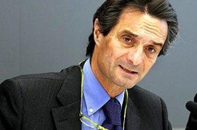 Fontana ( Lega Nord) .Acqua voto SI