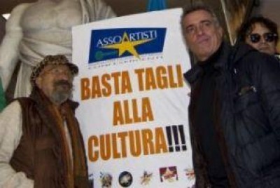 Lena F. Basta tagli alla cultura.