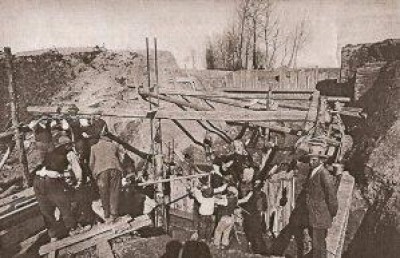 I ferrovieri celebrano i cadudi del bombardamento del 1944