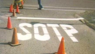 Sopt o Stop ? In che lingua?