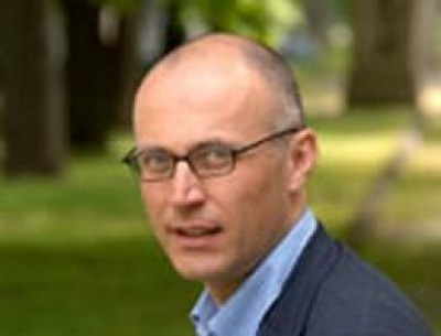 Colombo G.Autocitarsi l'è roba de barbun. 