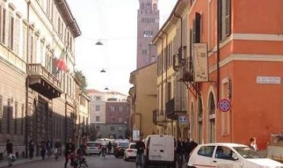 Corso Vittorio Emanuele: senso unico senza bici ma con parcheggio.
