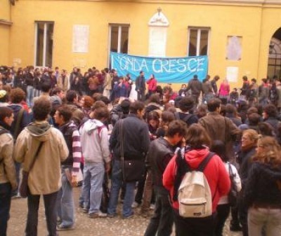 17 novembre: giornata della mobilitazione studentesca, immagini e interviste da Pavia