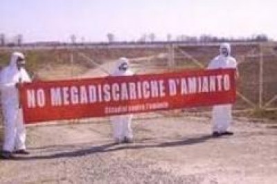 Una pietra tombale sulla discarica di Cappella Cantone | Cittadini contro amianto