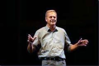 Area C: Enrico Bertolino: “E’ giusta. Ma come al solito quelli del primo piano non vogliono pagare per l’ascensore”