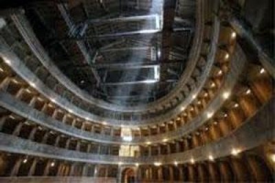 Al Teatro Donizetti c’è chi è rimasto all’Era 1.0