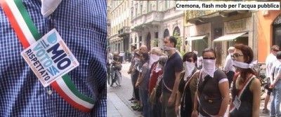 Cremona, flash mob per l'acqua pubblica 