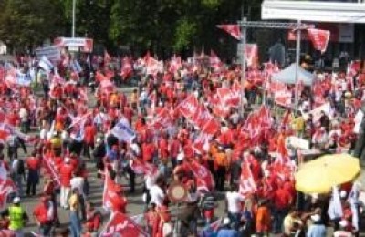 Lugano.Ferraioli in piazza per fermare gli speculatori