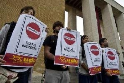 Unione degli Universitari contro l'ateneo della Sapienza: 