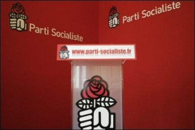 Bersani al congresso dei socialisti francesi