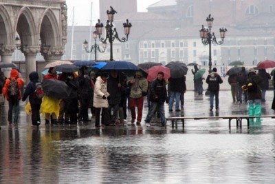  Acqua alta a Venezia.Il Mose l'avrebbe evitata ? | A.De Porti