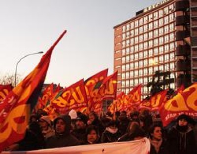 l'USB consegna alla Fornero le firme a sostegno della petizione popolare contro i doppi incarichi dei manager pubblici
