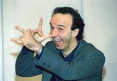 Basterebbero due Benigni. Uno alla Camera e l'altro al Senato | A.De porti