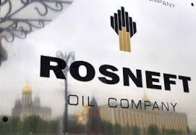 ENERGIA: LA ROSNEFT FA IL PIENO A PIETROBURGO
