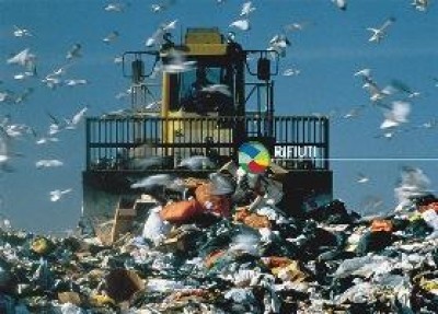 Lodi Discarica di Cavenago: cabina di regia al lavoro.