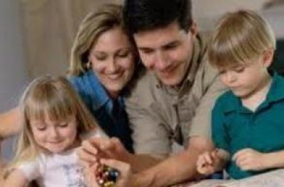 Mamma denuncia il compagno per abusi sessuali sui tre figli