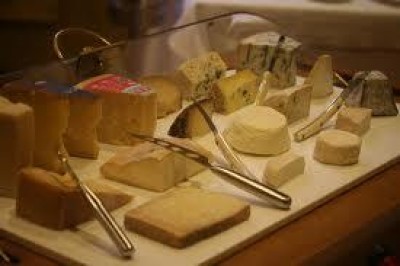 Il 44,2% dei ristoranti di qualità italiani propone il carrello dei formaggi.