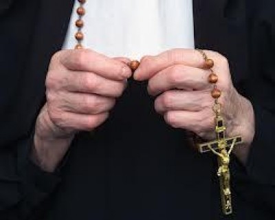 UNA SUORA ED UN ERGASTOLANO SI SCRIVONO