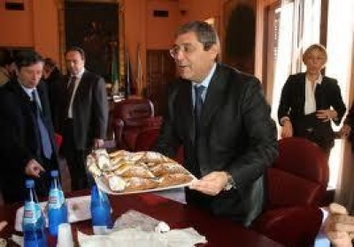 Cuffaro chiede il trasferimento ai servizi sociali.| RAR
