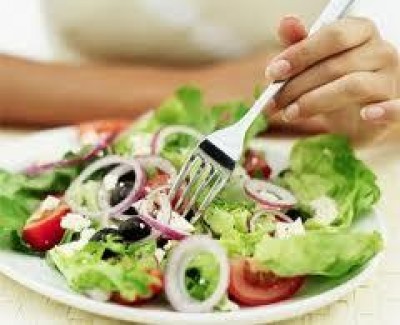 Crisi, così cambia la spesa in Lombardia più dieta mediterranea e meno caffè al bar