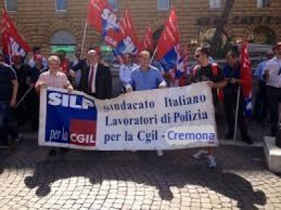 I poliziotti del Silp-Cgil protestano contro legge stabilità.