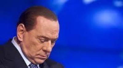 Ci mancava la Pascale !    RAR 