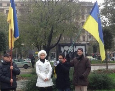 UCRAINA IN EUROPA: A MILANO IN PIAZZA PER MANIFESTARE PER L'UCRAINA IN EUROPA