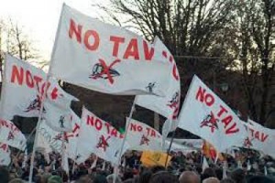 Presidio NO TAV al mercato organizzato da Rifondazione Comunista