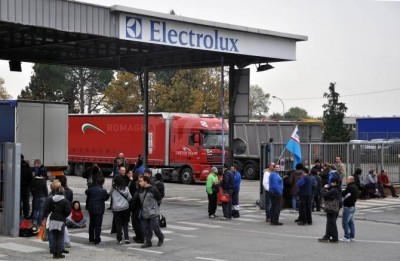 Electrolux, gli operai non si arrendono