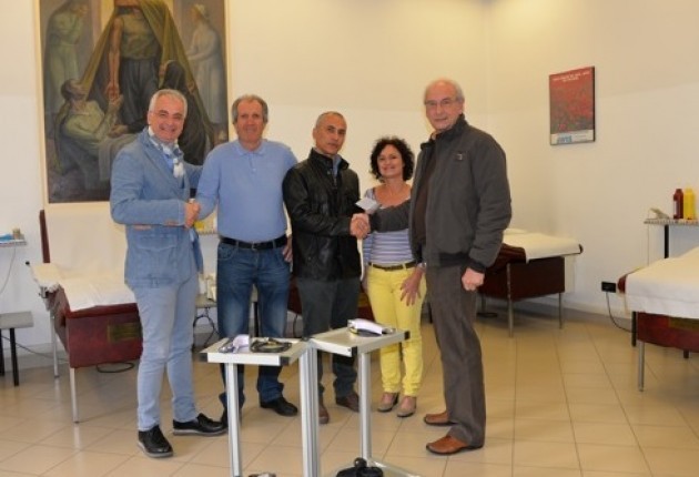 Avis Cremona acquista defibrillatore con donazione