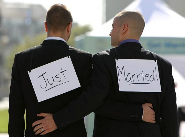 Finalmente ok all’iscrizione dei matrimoni gay in comune.