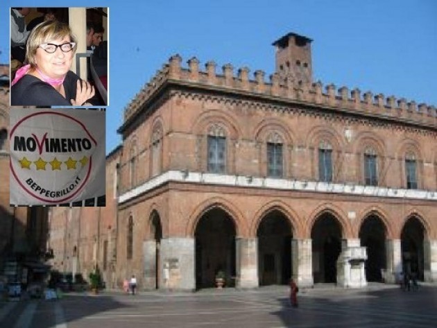 Il Movimento 5 Stelle presenta la sua lista per Cremona. Lucia Lanfredi, candidata sindaco