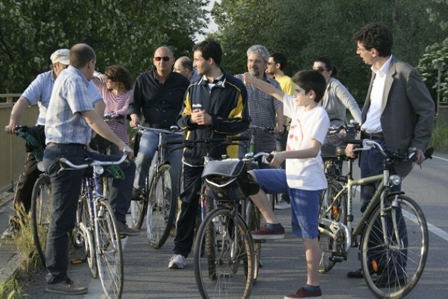 Galimberti : giro elettorale a Cavatigozzi in bicicletta.