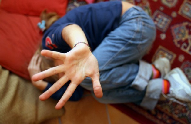 Bimbo strappato alla madre troppo amorevole, ora torna a casa