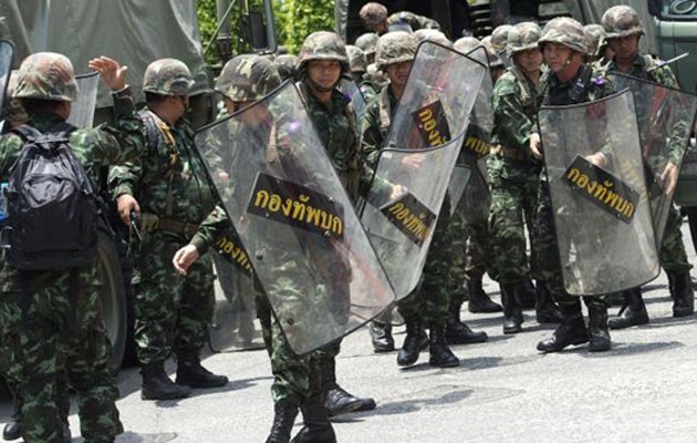 Amnesty: legge marziale in Thailandia