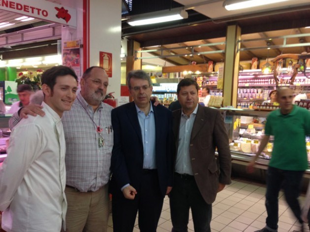 Milano.‘Tutti a tavola’. Successo per iniziativa in otto mercati coperti