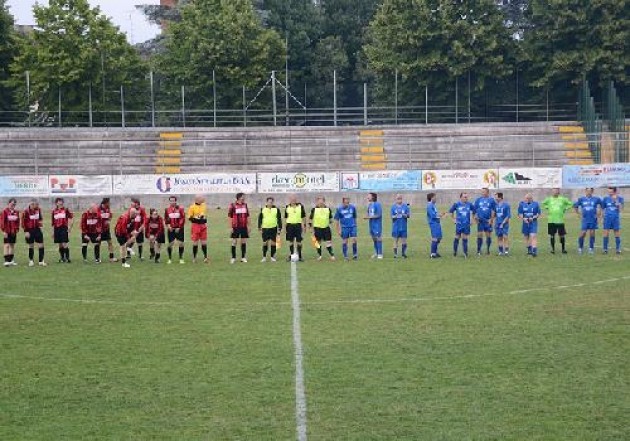 Voghera, vecchie glorie in campo per la Croce Rossa