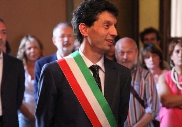 Cremona Primo atto del sindaco  Galimberti .Occuparsi  di Expo2015