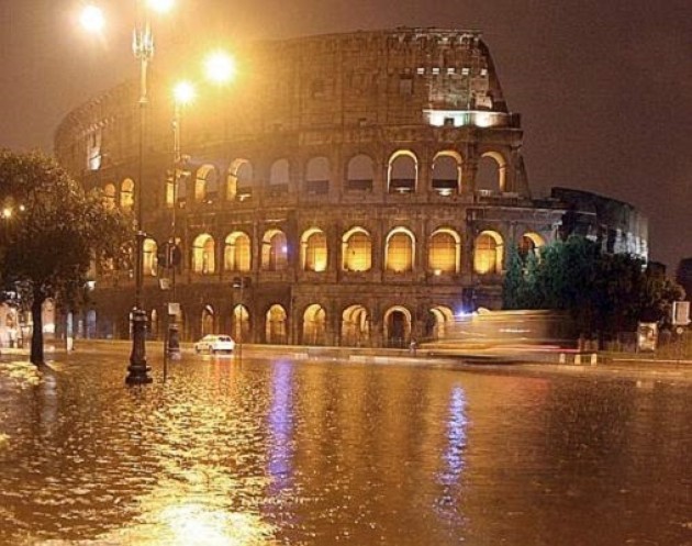 Roma Capitale. Piove e tutto si blocca. A Marino il 'Gondolino d'Oro'
