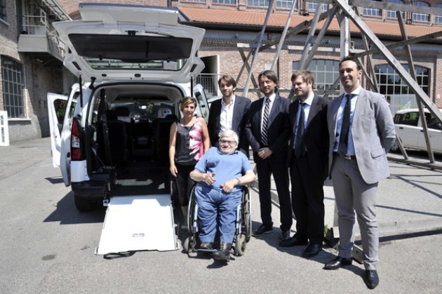 Milano Pronto primo taxi ecologico accessibile a disabili