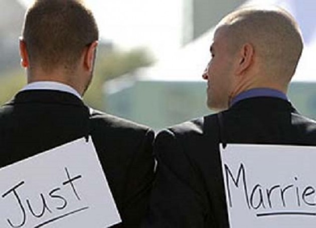 A Napoli la prima registrazione di un matrimonio gay.