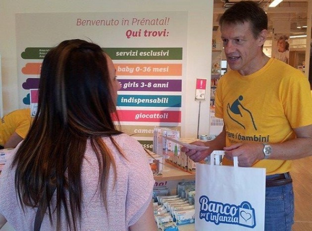Banco per l’infanzia: raccolti i prodotti nei negozi Prenatal