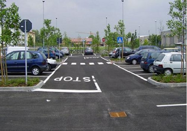 Milano, il Comune sui parcheggi: tutte le transazioni sono a costo zero