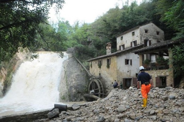 Comune di Refrontolo. Bombe d'acqua? Sulle colline trevigiane difficile stare in piedi