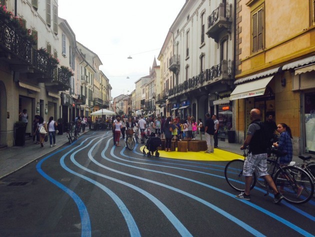Cremona. Tanti bambini in corso Garibaldi. Venerdì partono gli aperitivi in musica