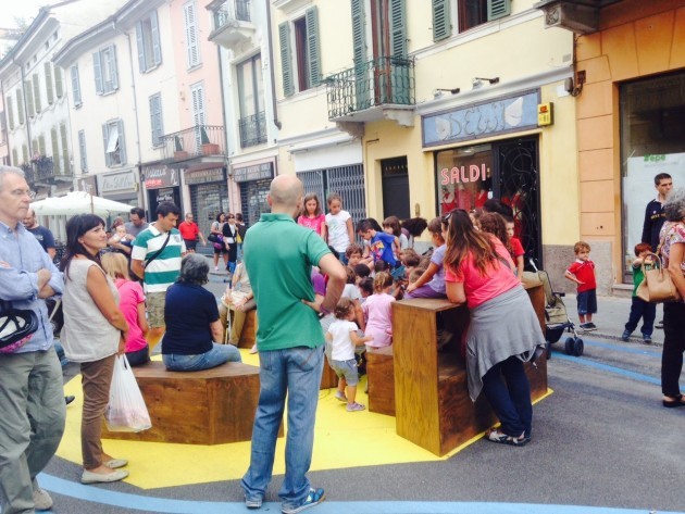 Cremona. Tanti bambini in corso Garibaldi. Venerdì partono gli aperitivi in musica