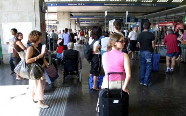 Italia: non solo giovani e cervelli in fuga, si emigra anche coi capelli bianchi